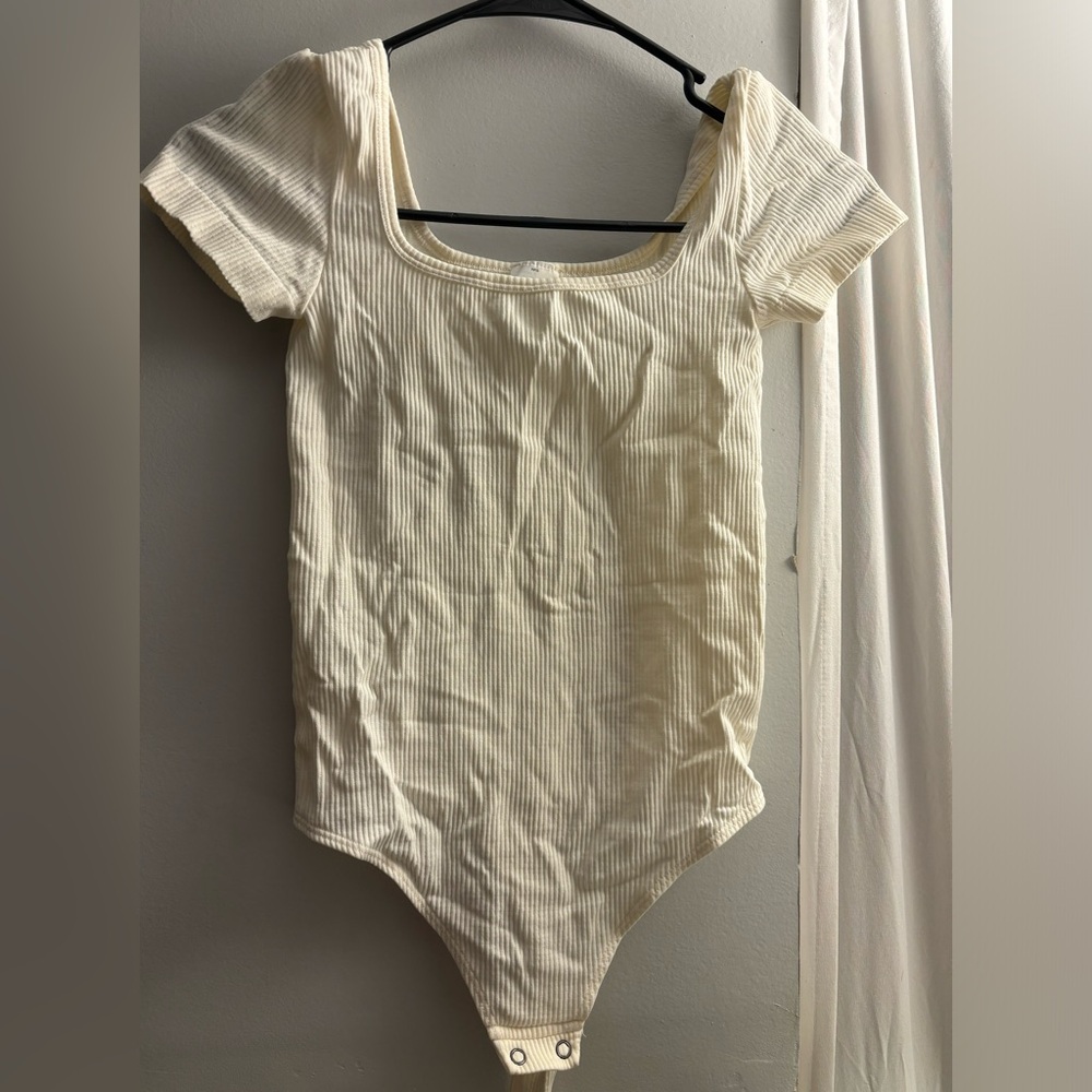 Women’s body suit off white